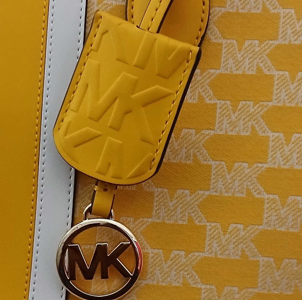 Fabulous Michael Kors Mirella Tote - Picture 5 of 14